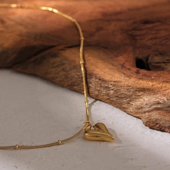 💛18K gold plated heart necklace - Picture 2 of 5